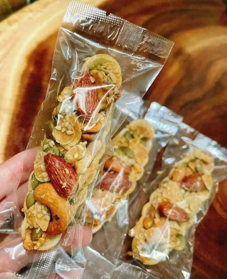 bánh thuyền mix hạt